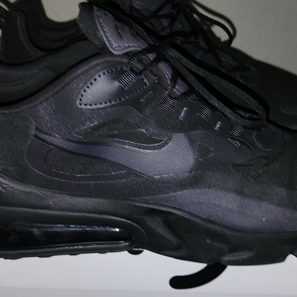 Nike 270